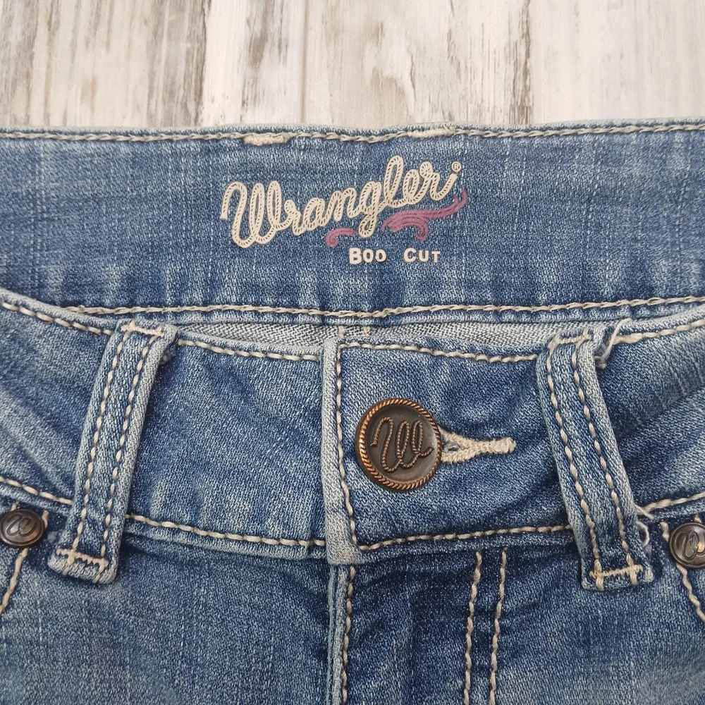 Wrangler Women's Light Wash Bootcut Jeans